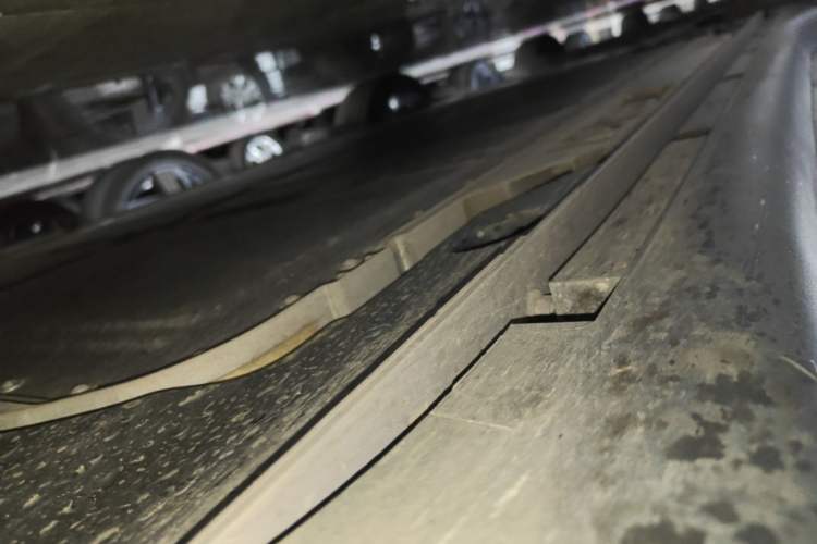 Used ONVO L60 2025 Model—60 kWh Rear-Wheel-Drive Version Right Side Sill