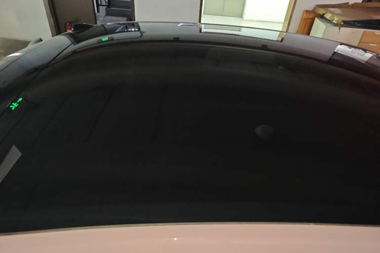 Used ONVO L60 2025 Model—60 kWh Rear-Wheel-Drive Version Roof