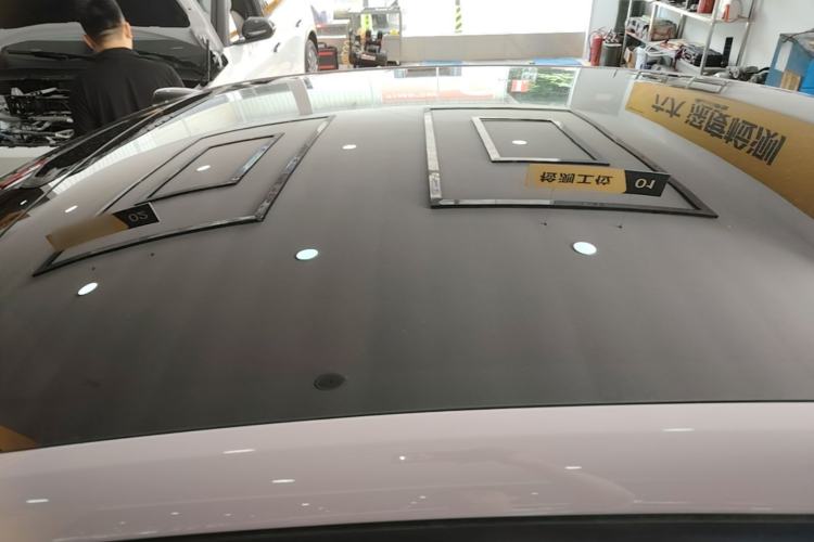 Used ONVO L60 2025 Model—60 kWh Rear-Wheel-Drive Version Roof