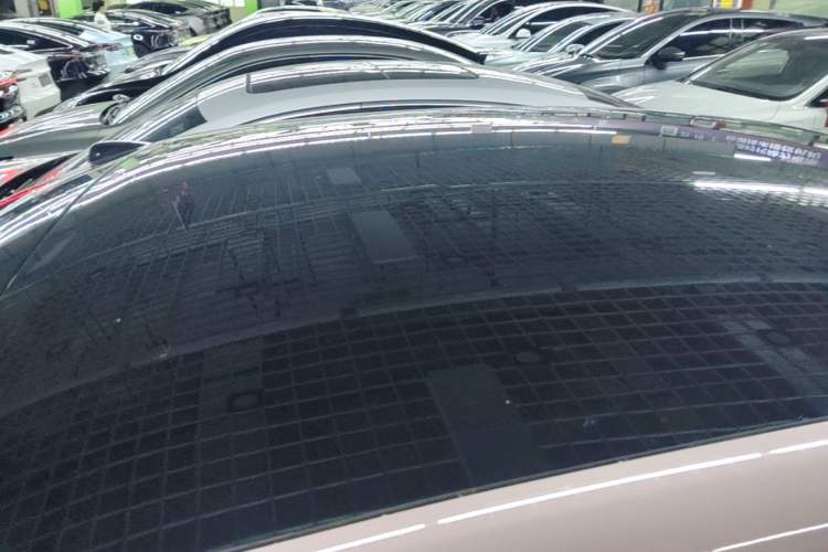 Used ONVO L60 2025 Model—60 kWh Rear-Wheel-Drive Version Roof