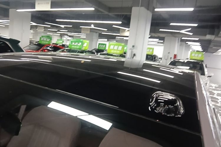 Used ONVO L60 2025 Model—60 kWh Rear-Wheel-Drive Version Roof