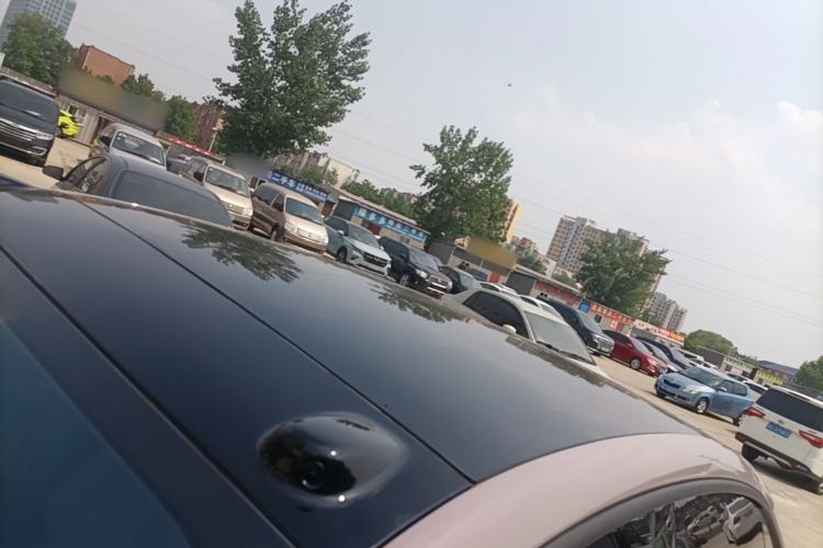 Used ONVO L60 2025 Model—60 kWh Rear-Wheel-Drive Version Roof