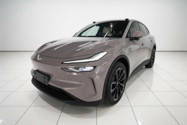 Ojetý ONVO L60 2025 Model—60 kWh All-Wheel-Drive Version