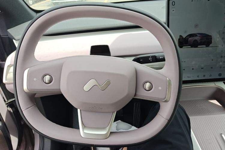 Used ONVO L60 2025 Model, 60kWh Violet Limited Edition Steering Wheel