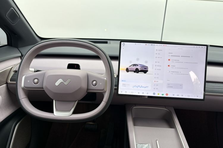 Used ONVO L60 2025 Model—85 kWh Rear-Wheel-Drive Version Steering Wheel