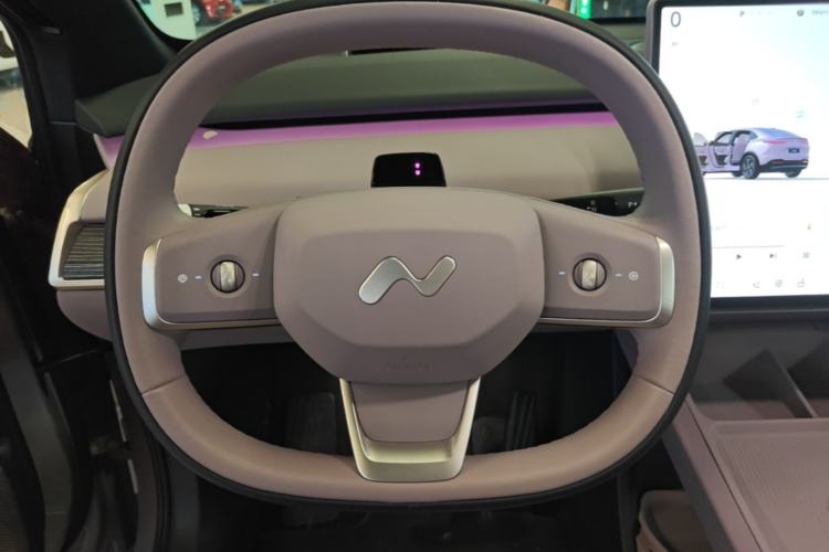 Used ONVO L60 2025 Model—60 kWh Rear-Wheel-Drive Version Steering Wheel