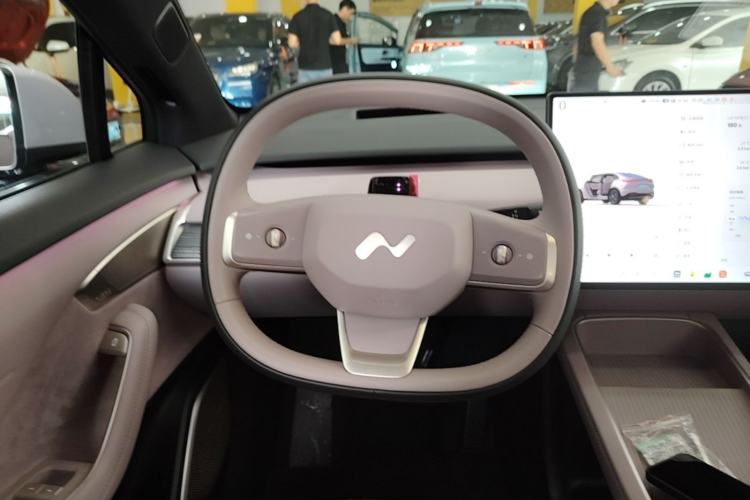 Used ONVO L60 2025 Model—60 kWh Rear-Wheel-Drive Version Steering Wheel