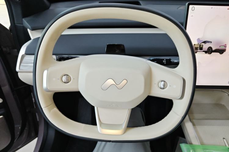 Used ONVO L60 2025 Model—60 kWh All-Wheel-Drive Version Steering Wheel