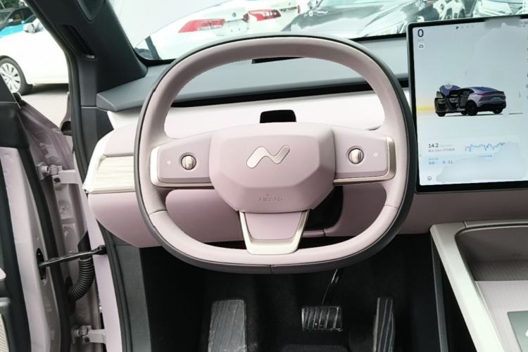 Used ONVO L60 2025 Model, 60kWh Violet Limited Edition Steering Wheel
