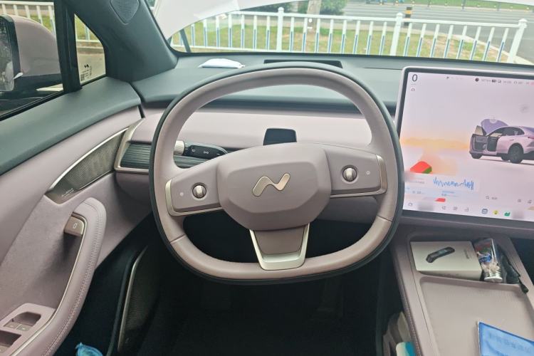 Used ONVO L60 2025 Model—60 kWh Rear-Wheel-Drive Version Steering Wheel