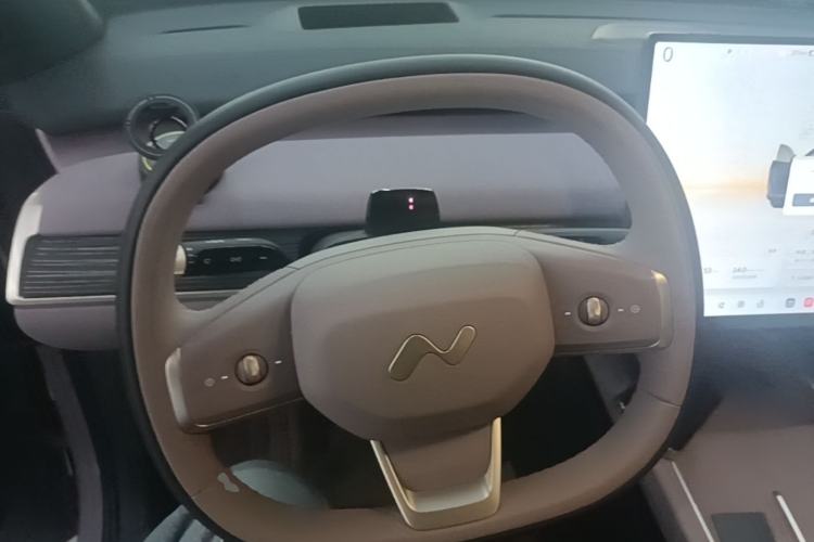 Used ONVO L60 2025 Model—60 kWh Rear-Wheel-Drive Version Steering Wheel