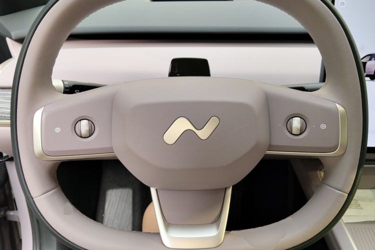 Used ONVO L60 2025 Model—60 kWh Rear-Wheel-Drive Version Steering Wheel