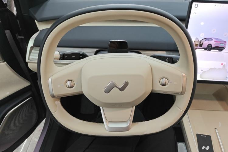 Used ONVO L60 2025 Model—60 kWh Rear-Wheel-Drive Version Steering Wheel