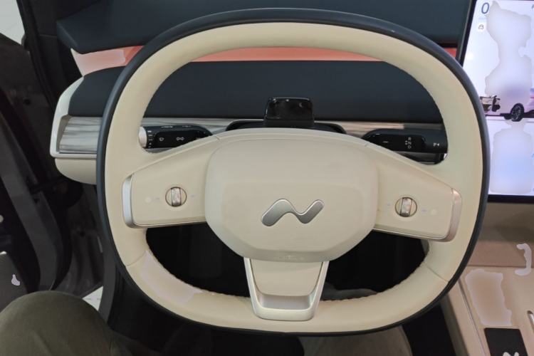 Used ONVO L60 2025 Model—60 kWh All-Wheel-Drive Version Steering Wheel