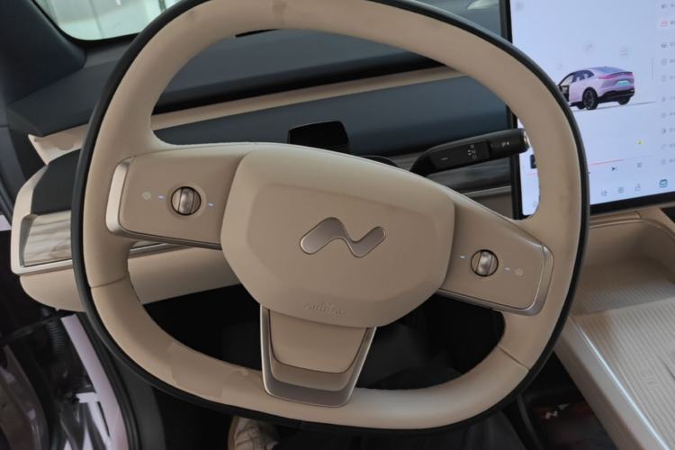 Used ONVO L60 2025 Model—60 kWh All-Wheel-Drive Version Steering Wheel