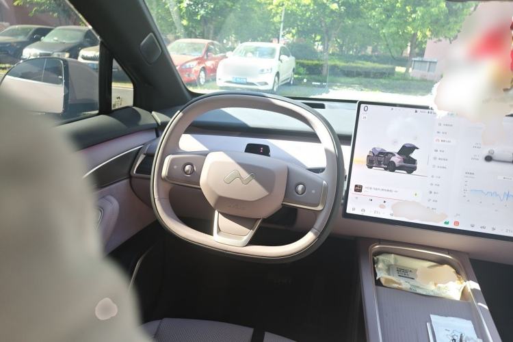 Used ONVO L60 2025 Model—60 kWh Rear-Wheel-Drive Version Steering Wheel