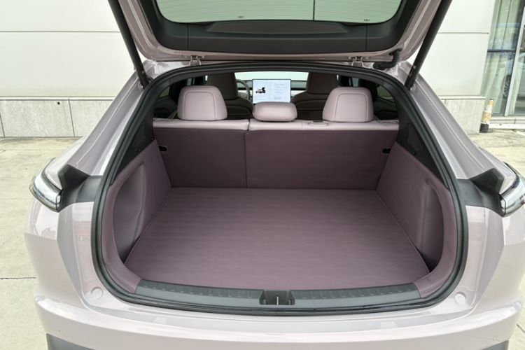 Used ONVO L60 2025 Model—85 kWh Rear-Wheel-Drive Version Trunk