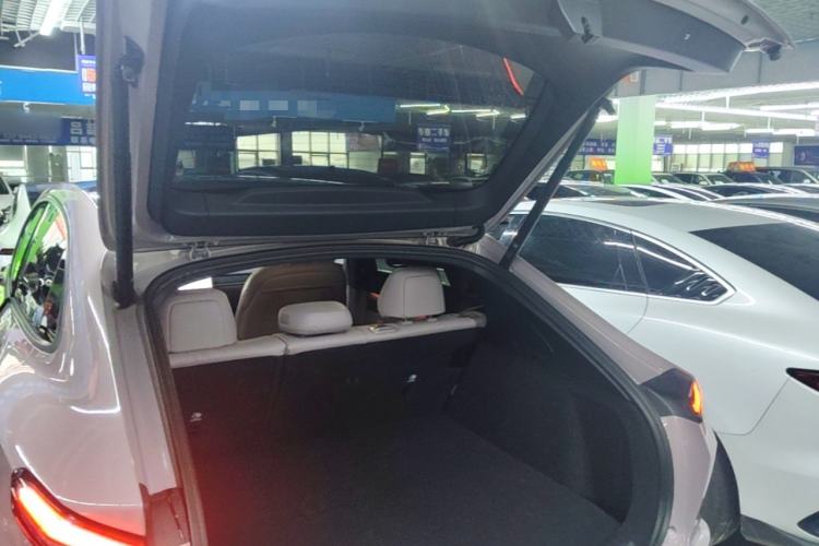 Used ONVO L60 2025 Model—60 kWh Rear-Wheel-Drive Version Trunk