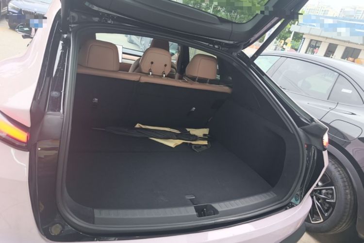 Used ONVO L60 2025 Model—60 kWh Rear-Wheel-Drive Version Trunk