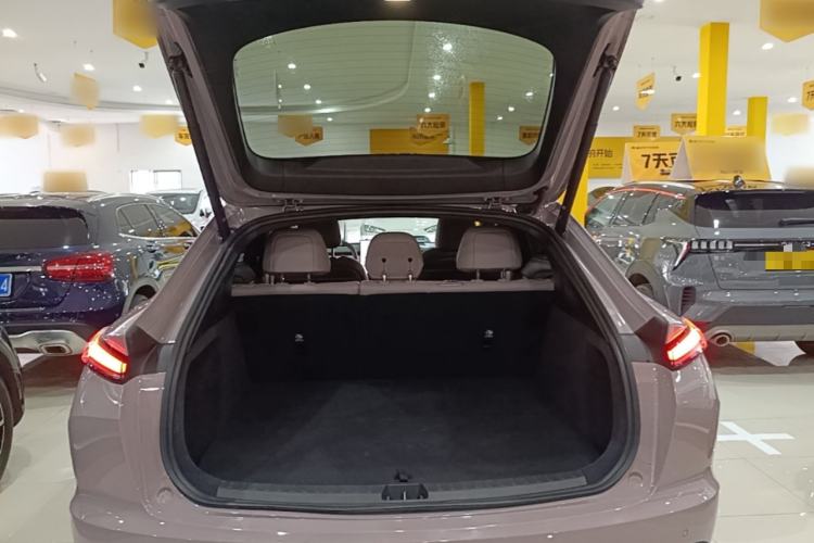 Used ONVO L60 2025 Model—60 kWh Rear-Wheel-Drive Version Trunk