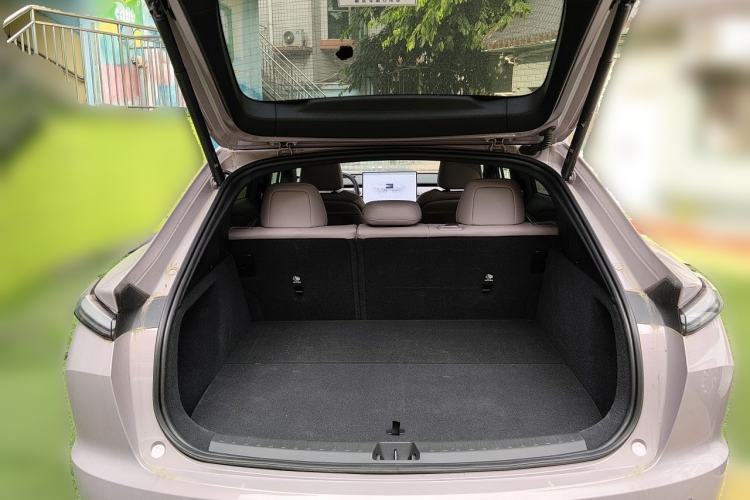 Used ONVO L60 2025 Model—60 kWh Rear-Wheel-Drive Version Trunk