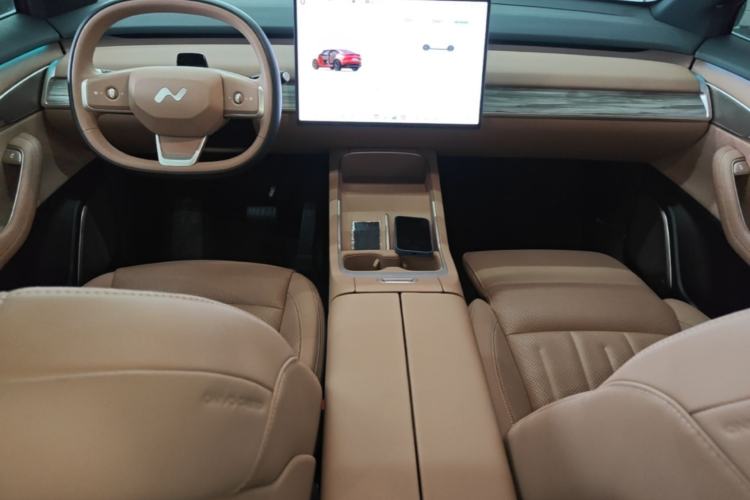 Used ONVO L60 2025 Model—60 kWh All-Wheel-Drive Version Center Console