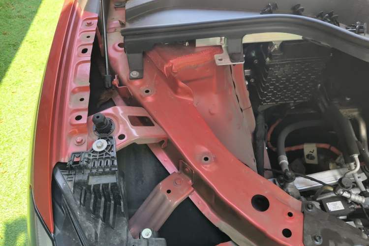 Used ONVO L60 2025 Model—60 kWh Rear-Wheel-Drive Version Engine Bay Right