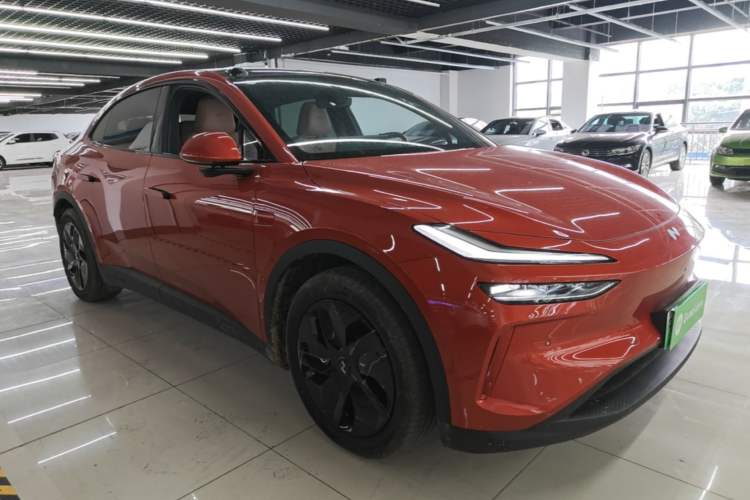 Used ONVO L60 2025 Model—60 kWh All-Wheel-Drive Version Front Right 45 Deg