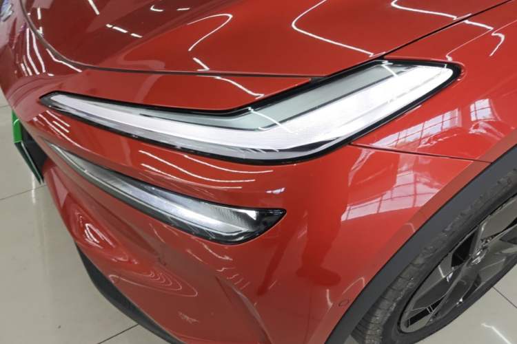 Used ONVO L60 2025 Model—60 kWh All-Wheel-Drive Version Left Front Headlight
