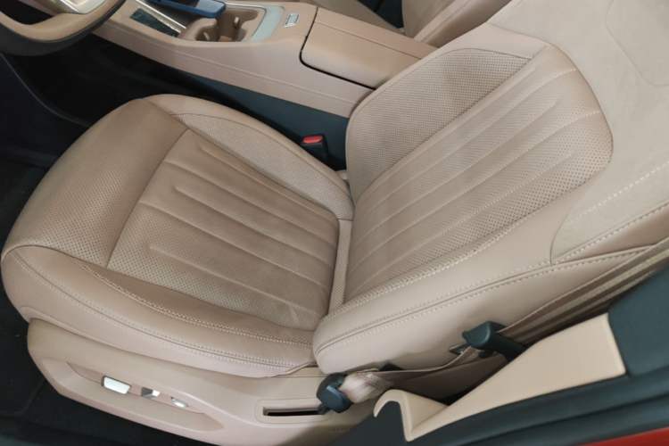 Used ONVO L60 2025 Model—60 kWh All-Wheel-Drive Version Left Front Seat