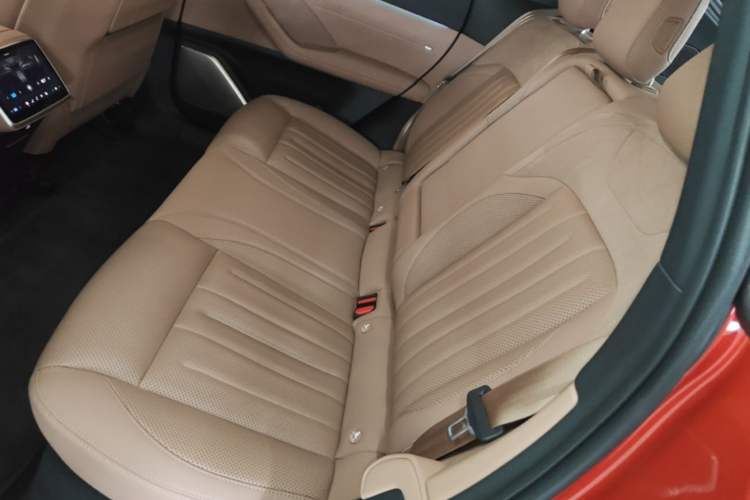 Used ONVO L60 2025 Model—60 kWh All-Wheel-Drive Version Left Rear Seat