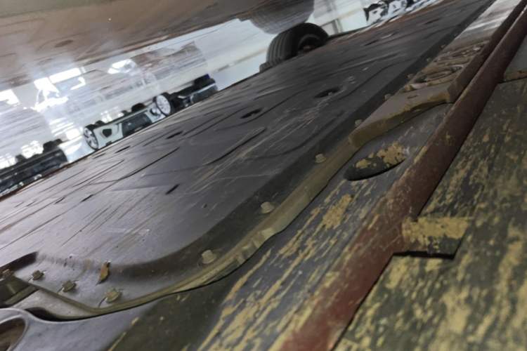 Used ONVO L60 2025 Model—60 kWh All-Wheel-Drive Version Right Side Sill