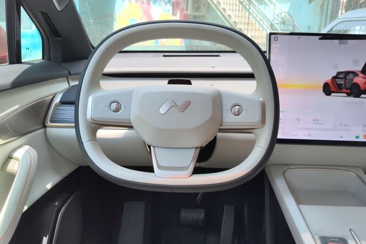 Used ONVO L60 2025 Model—60 kWh Rear-Wheel-Drive Version Steering Wheel