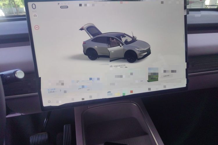 Used ONVO L60 2025 Model—60 kWh Rear-Wheel-Drive Version Audio And AC Panel