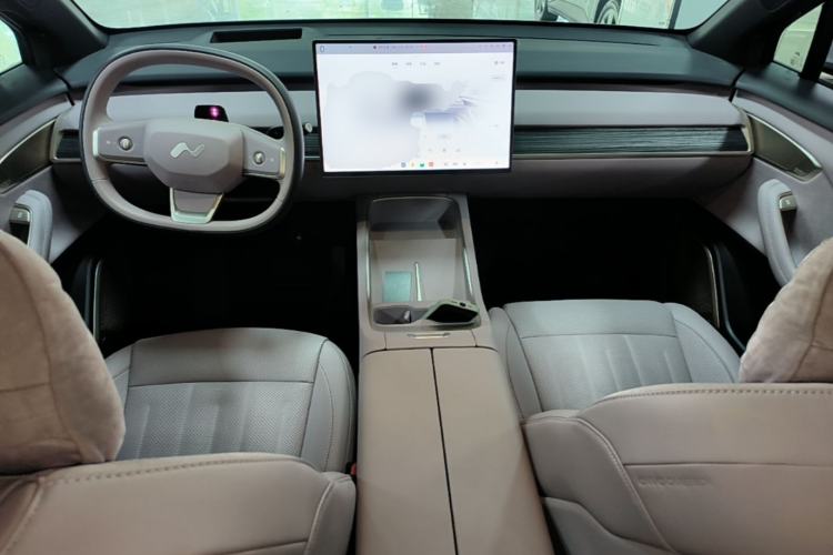 Used ONVO L60 2025 Model—60 kWh Rear-Wheel-Drive Version Center Console