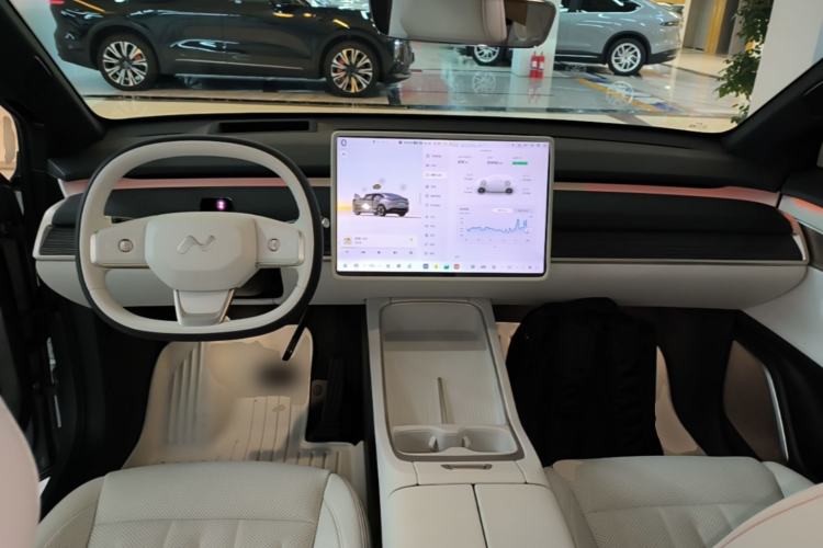 Used ONVO L60 2025 Model—60 kWh Rear-Wheel-Drive Version Center Console
