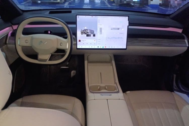 Used ONVO L60 2025 Model—60 kWh All-Wheel-Drive Version Center Console
