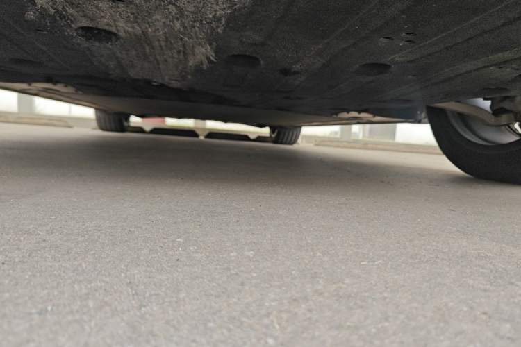 Used ONVO L60 2025 Model—60 kWh Rear-Wheel-Drive Version Chassis Front