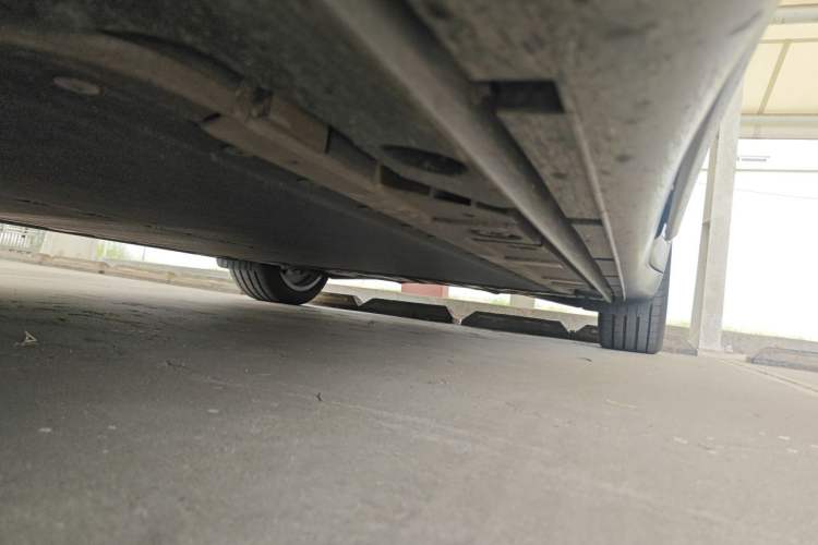 Used ONVO L60 2025 Model—60 kWh Rear-Wheel-Drive Version Chassis Front Left