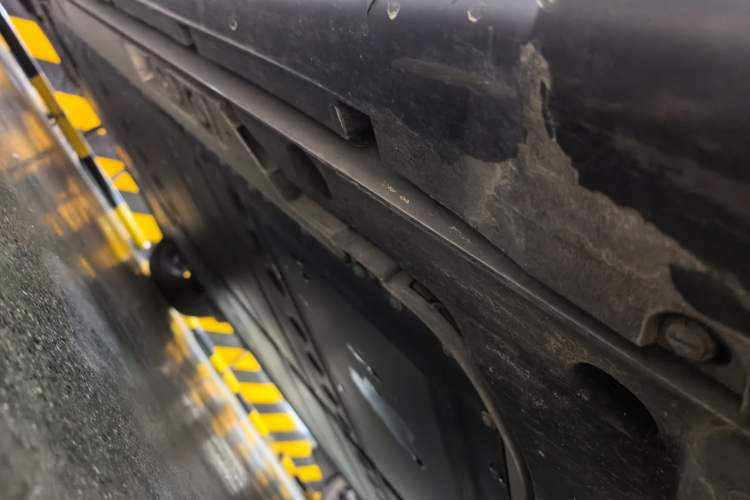 Used ONVO L60 2025 Model—85 kWh Rear-Wheel-Drive Version Chassis Front Right