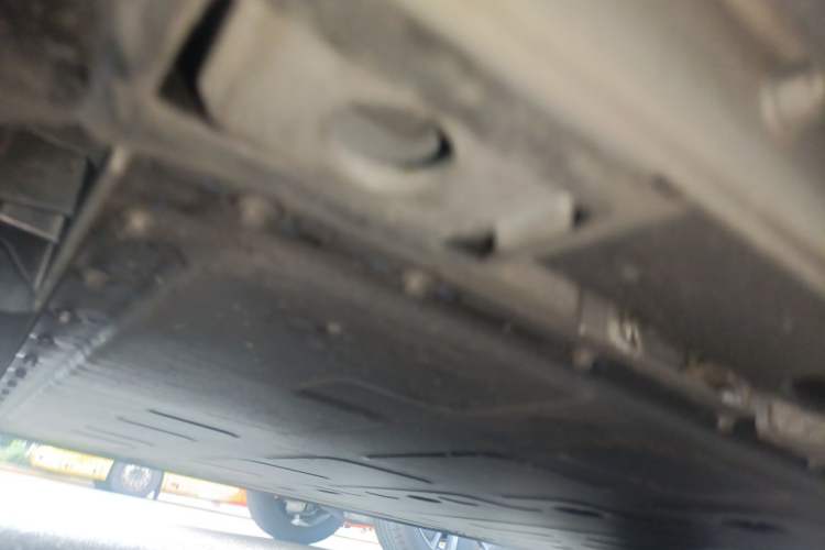 Used ONVO L60 2025 Model—85 kWh Rear-Wheel-Drive Version Chassis Rear Right