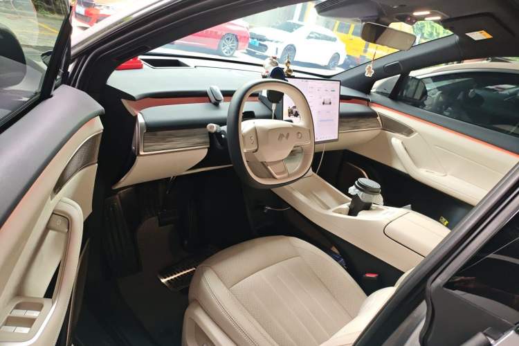 Used ONVO L60 2025 Model—85 kWh Rear-Wheel-Drive Version Driver Seat