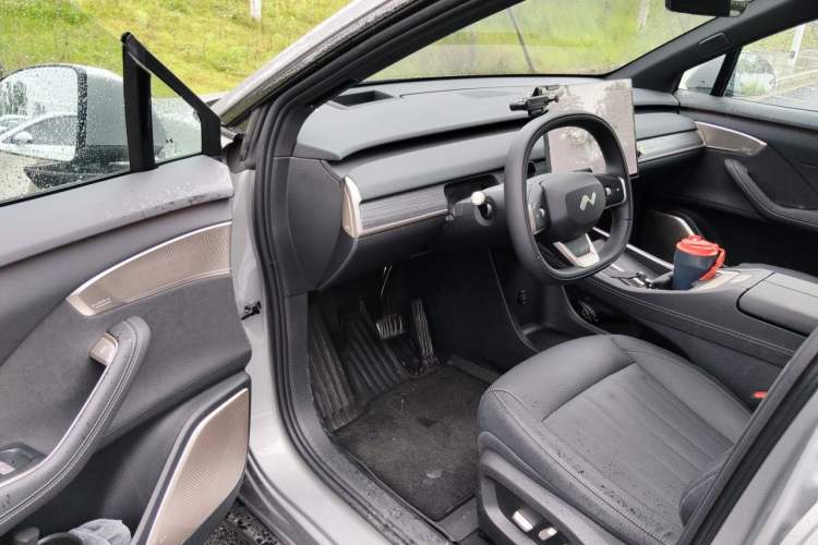 Used ONVO L60 2025 Model—85 kWh Rear-Wheel-Drive Version Driver Seat