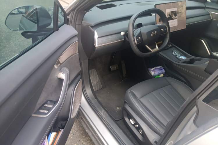 Used ONVO L60 2025 Model—85 kWh Rear-Wheel-Drive Version Driver Seat
