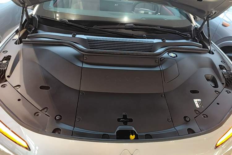 Used ONVO L60 2025 Model—60 kWh Rear-Wheel-Drive Version Engine Bay