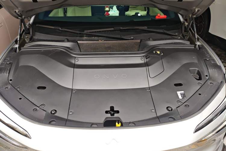 Used ONVO L60 2025 Model—85 kWh Rear-Wheel-Drive Version Engine Bay