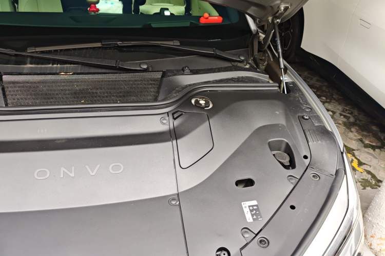 Used ONVO L60 2025 Model—85 kWh Rear-Wheel-Drive Version Engine Bay Left