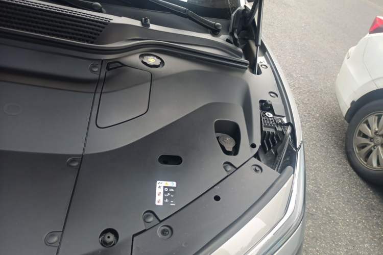 Used ONVO L60 2025 Model—85 kWh Rear-Wheel-Drive Version Engine Bay Left