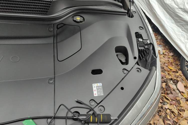 Used ONVO L60 2025 Model—85 kWh Rear-Wheel-Drive Version Engine Bay Left
