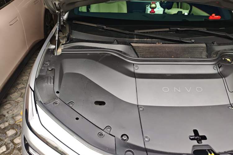 Used ONVO L60 2025 Model—85 kWh Rear-Wheel-Drive Version Engine Bay Right